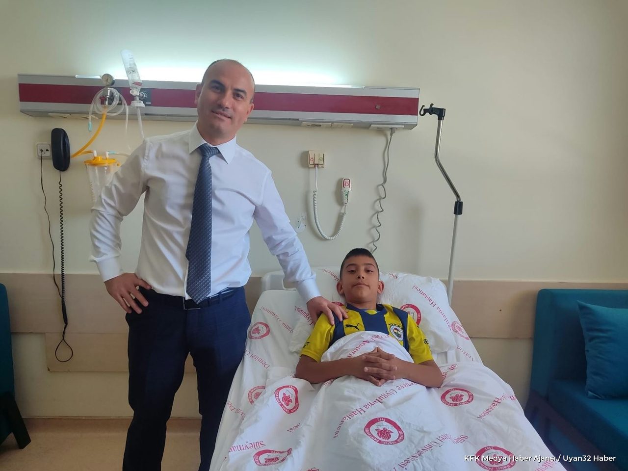 SDÜ Hastanesi'nde 10 Yaşındaki Hastaya Skolyoz Tedavisi Uygulandı