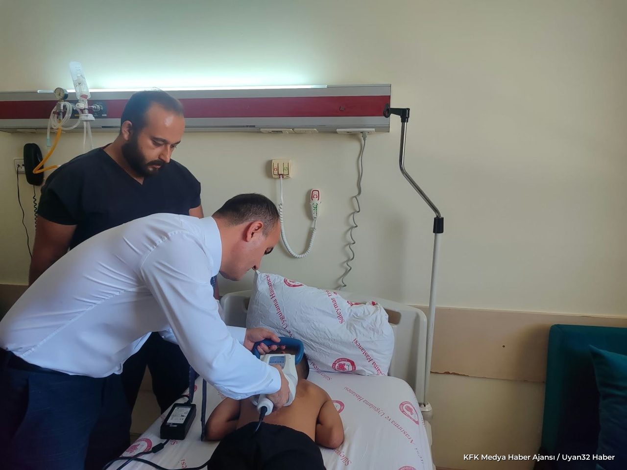 SDÜ Hastanesi'nde 10 Yaşındaki Hastaya Skolyoz Tedavisi Uygulandı