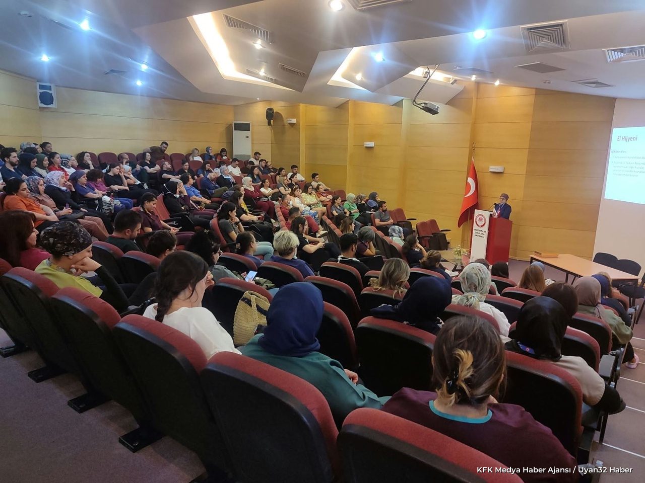 SDÜ Hastanesinde Enfeksiyon ve Temizlik Eğitimi Düzenlendi