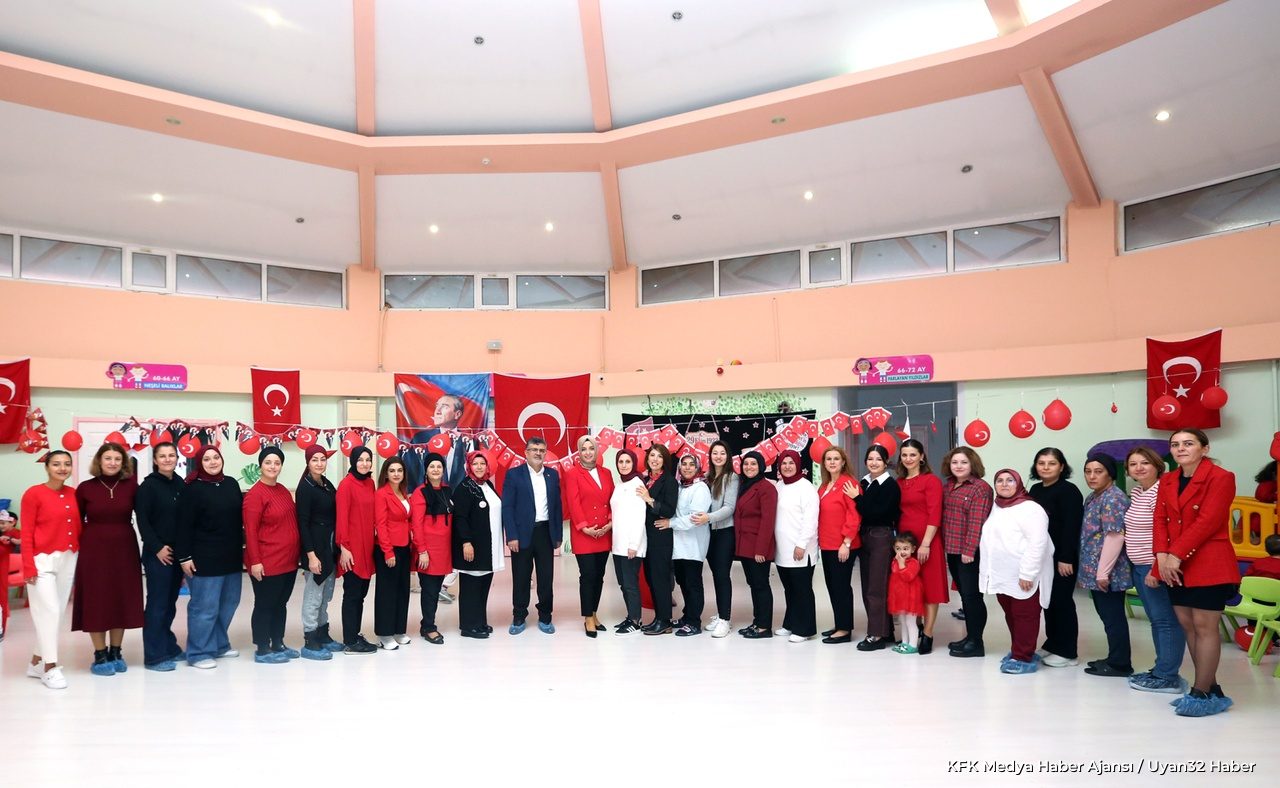 SDÜ Kreş ve Anaokulu'nda Cumhuriyetin 103. Yılı Coşkuyla Kutlandı - Detay 2