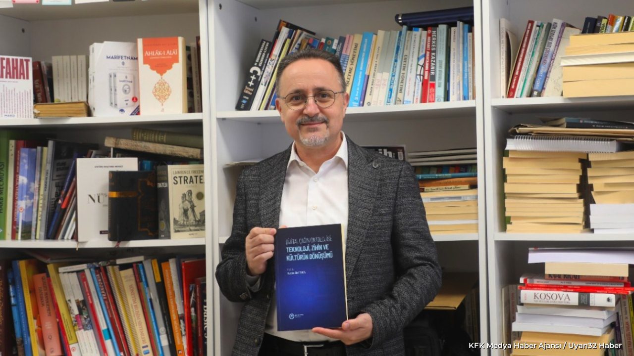SDÜ’lü Profesörden Dijital Çağa Işık Tutan Kitap
