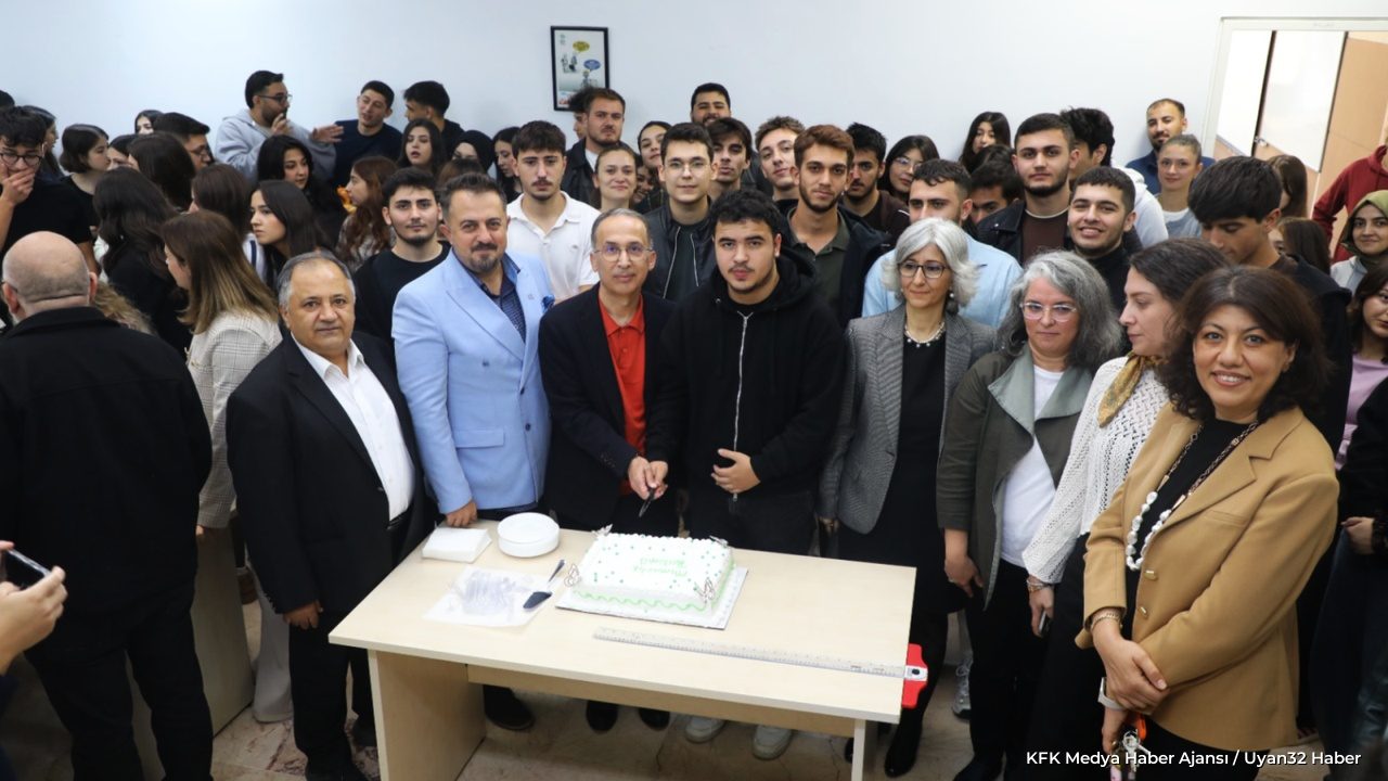 SDÜ Mimarlık Fakültesi'nde Yeni Dönem Başladı: Çifte Kutlama Yapıldı - Detay 3