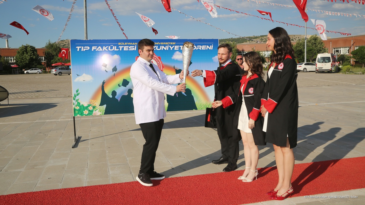 SDÜ Tıp Fakültesi 28. Dönem Hekimleri Mezun Oldu