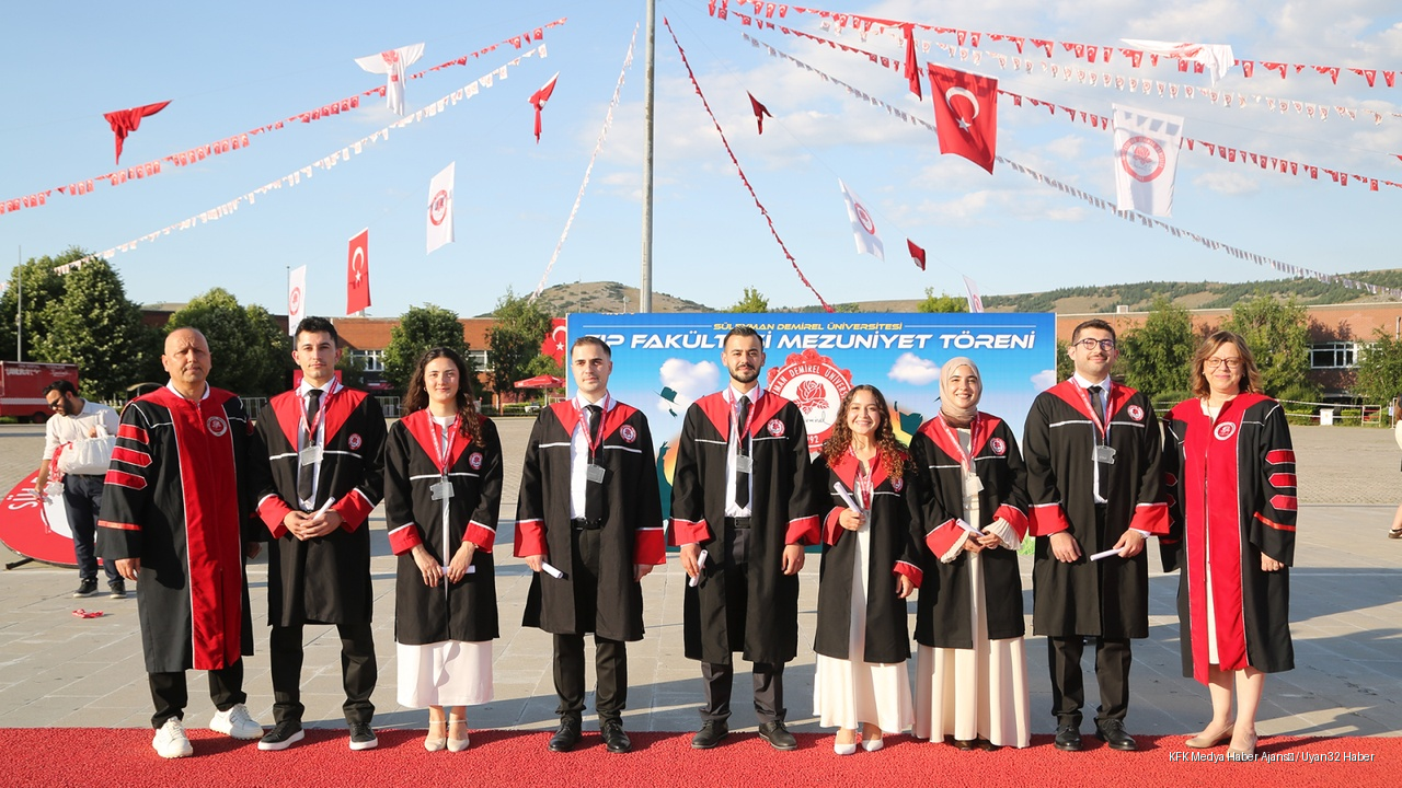 SDÜ Tıp Fakültesi 28. Dönem Hekimleri Mezun Oldu
