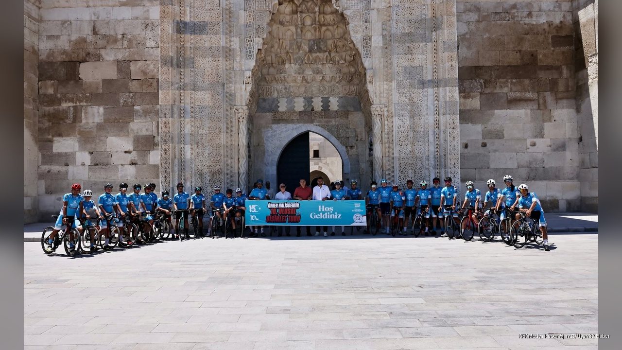 Şehit Ömer Halisdemir İçin 1.071 Kilometre Pedal Çevirdiler