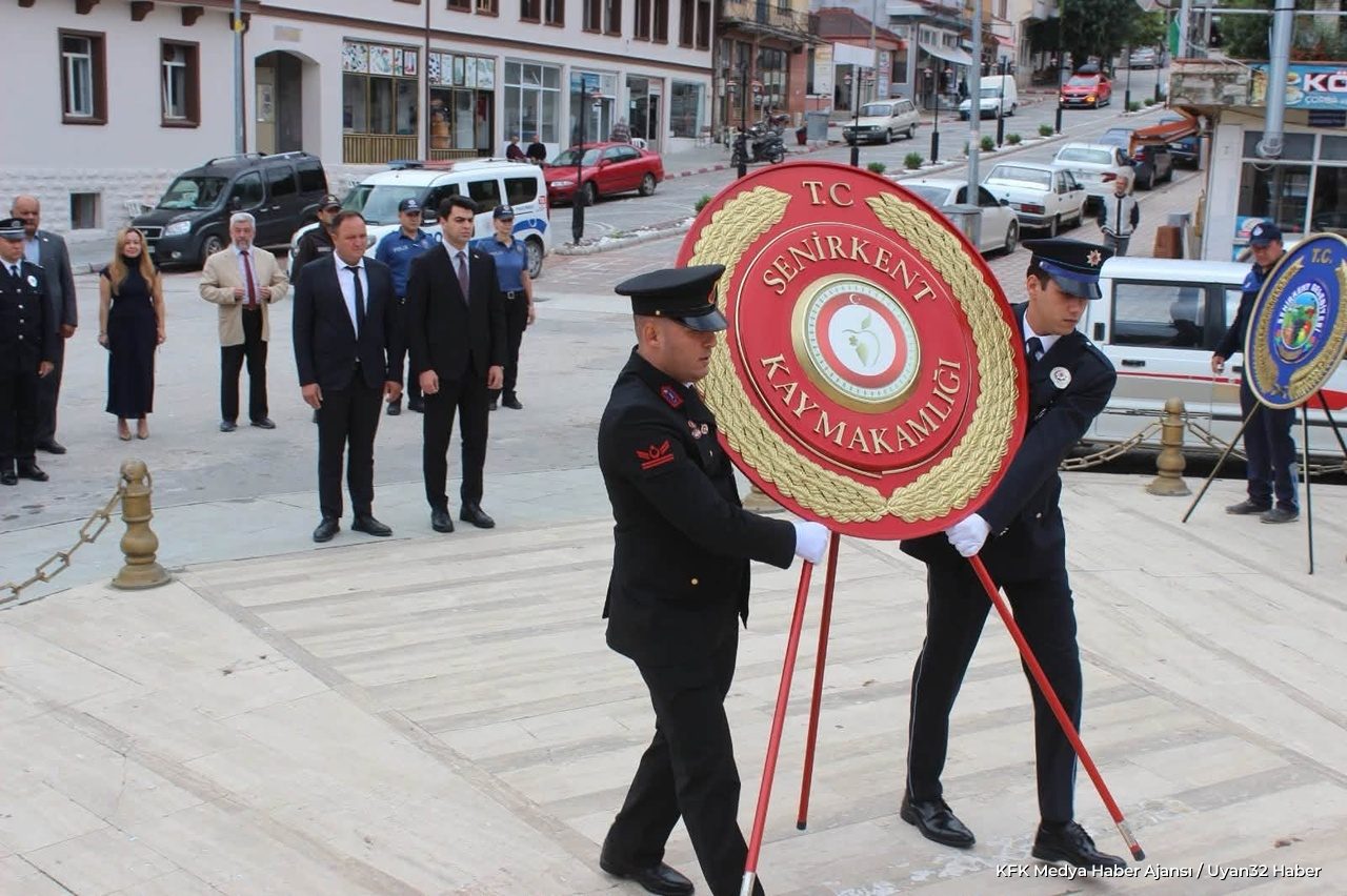 Senirkent'te Gaziler Günü Töreni: Anıta Çelenk Sunuldu - Detay 3