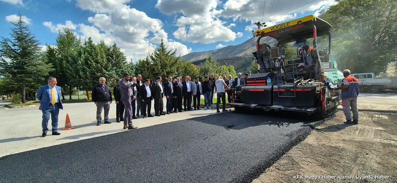 Senirkent'te Sıcak Asfalt Çalışmaları Başladı: Yollar Yenileniyor - Detay 4
