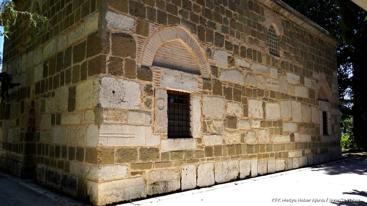 Seyit Veli Baba Sultan Türbesi ve Asırlık Gelenekler - Detay 2