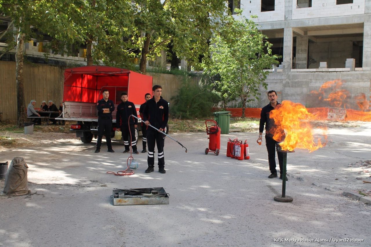 Süleyman Demirel Üniversitesi'nde Yangın Güvenliği Eğitimi - Detay 3