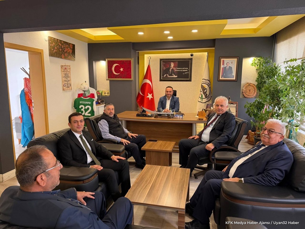 Sütçüler'de 5 Kilometrelik Yolda Sıcak Asfalt Çalışması Başladı