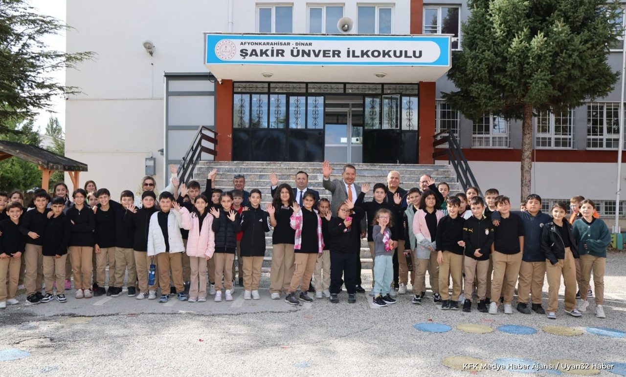 TRT Sinema Tırı Dinar'da Öğrencilerle Buluştu: Beyaz Perde Coşkusu - Detay 5