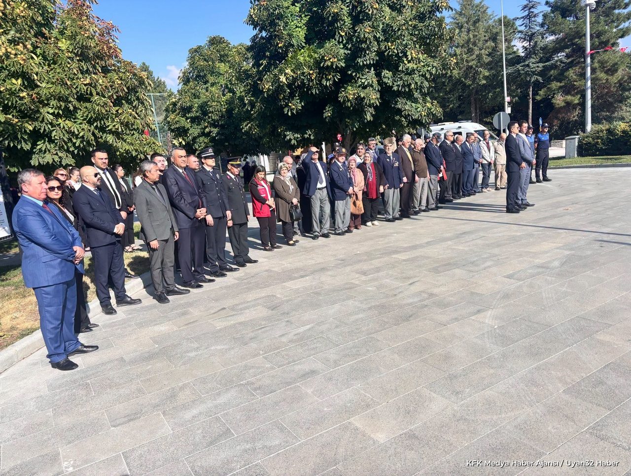 Uluborlu'da Gaziler Günü Törenle Kutlandı: Çelenk Sunumu Yapıldı - Detay 4