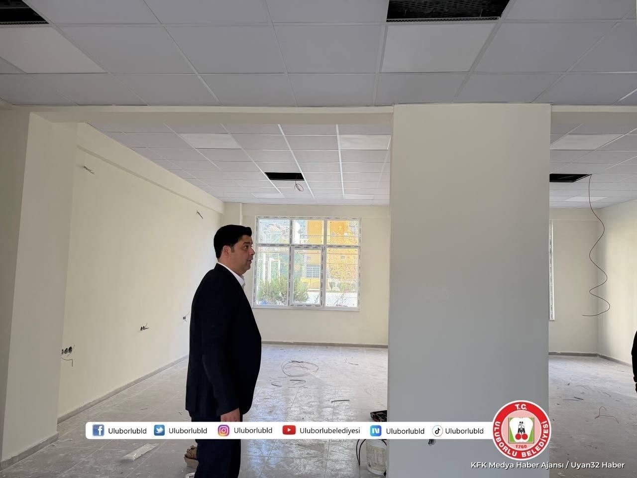 Uluborlu’da Gençlik Merkezi ve Konferans Salonu İnşaatı Sürüyor