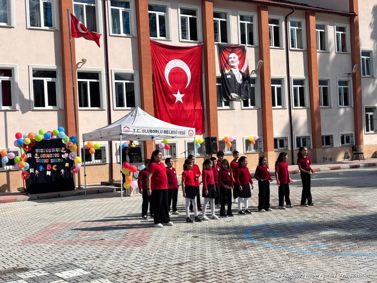 Uluborlu'da İlköğretim Haftası Coşkuyla Kutlandı: İşte Detaylar