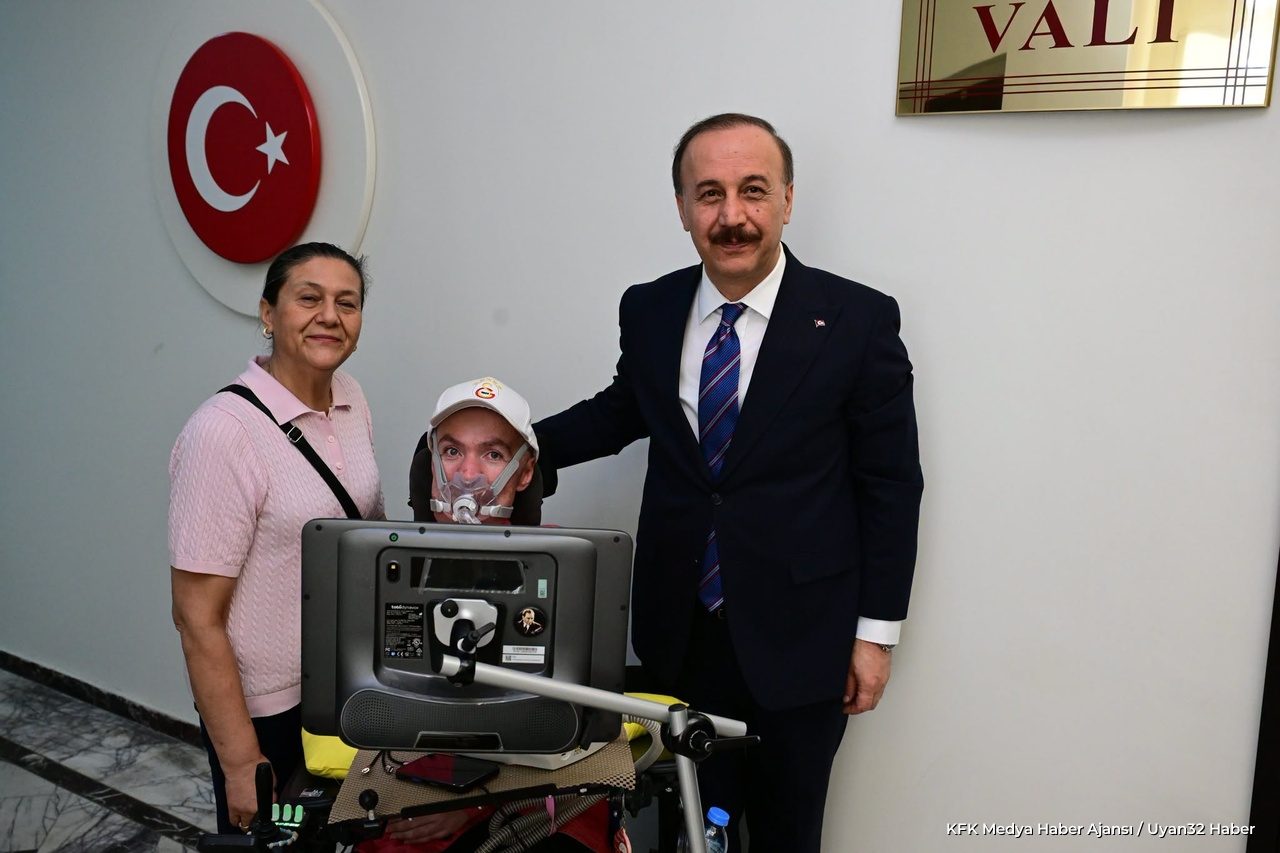 Vali Abdullah Erin'e Anlamlı Ziyaret: Kas Hastaları İçin Görüşüldü