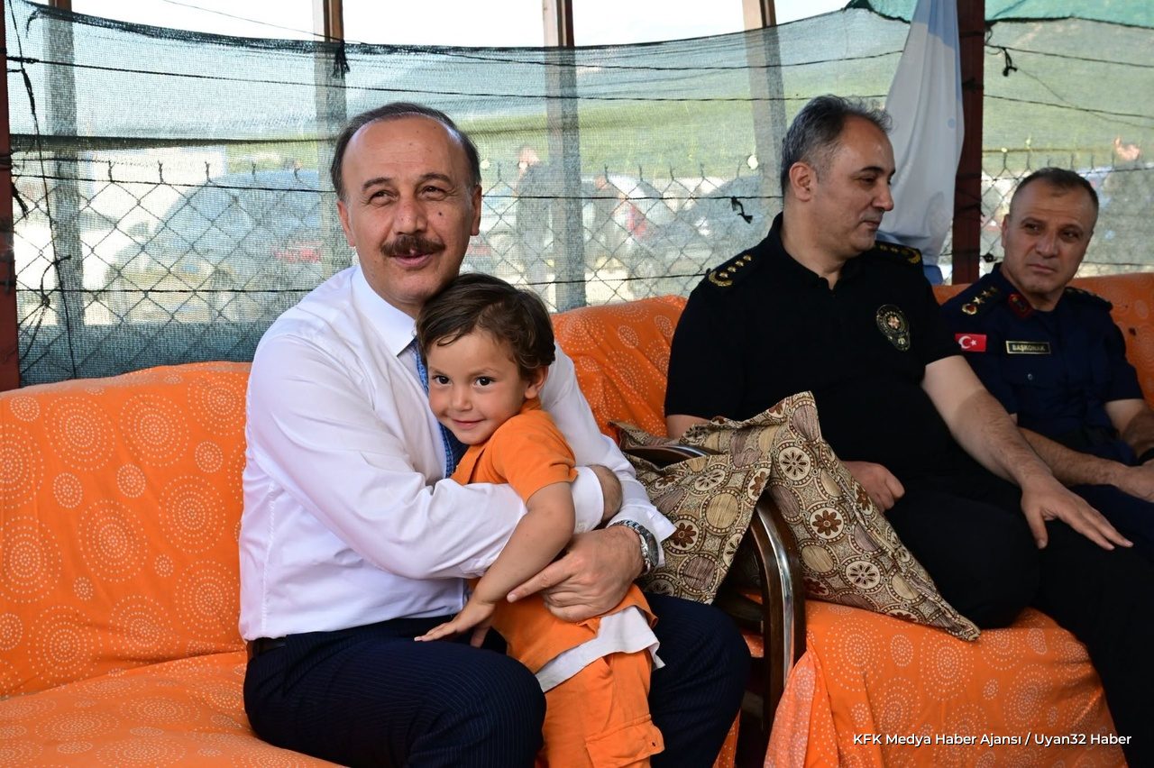 Vali Abdullah Erin Mevsimlik Tarım Emekçileriyle Buluştu