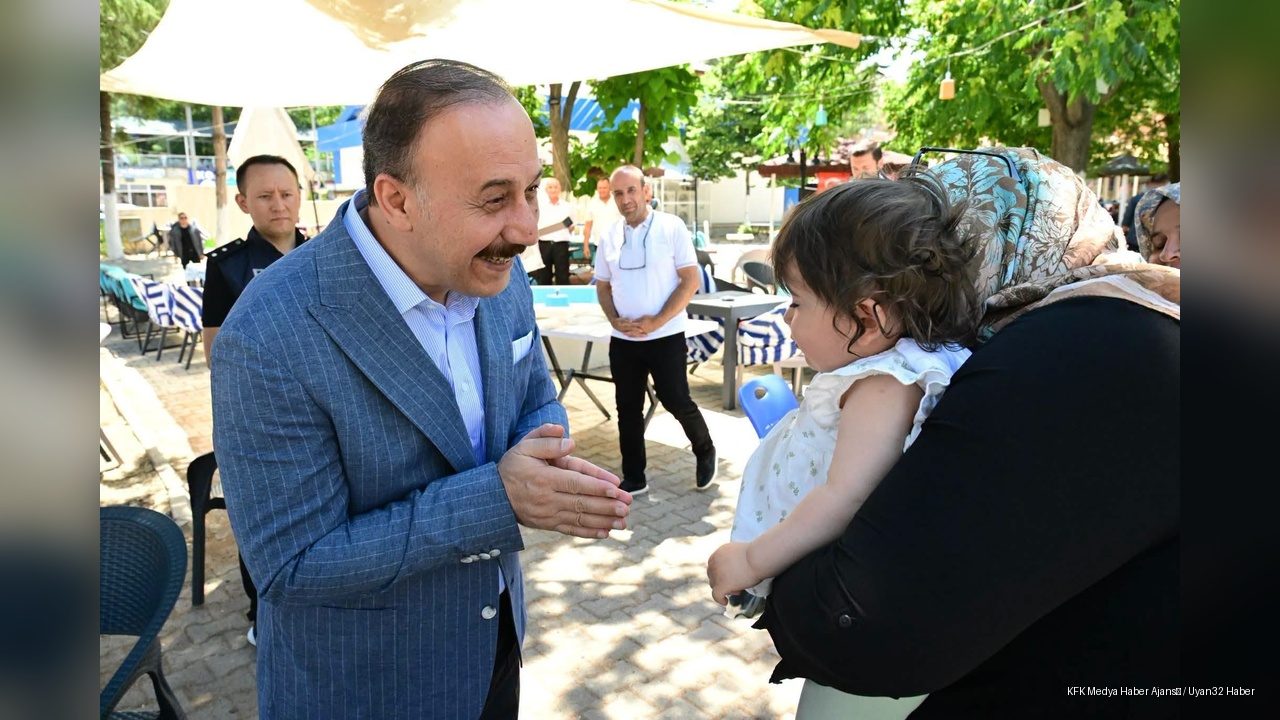 Vali Abdullah Erin, Üzüm Festivali'nde Vatandaşlarla Buluştu