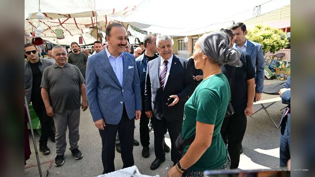 Vali Abdullah Erin, Üzüm Festivali'nde Vatandaşlarla Buluştu