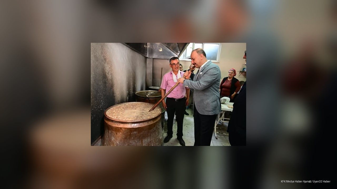 Vali Erin Çünür Mahallesi Aşure Programında Vatandaşlarla Buluştu