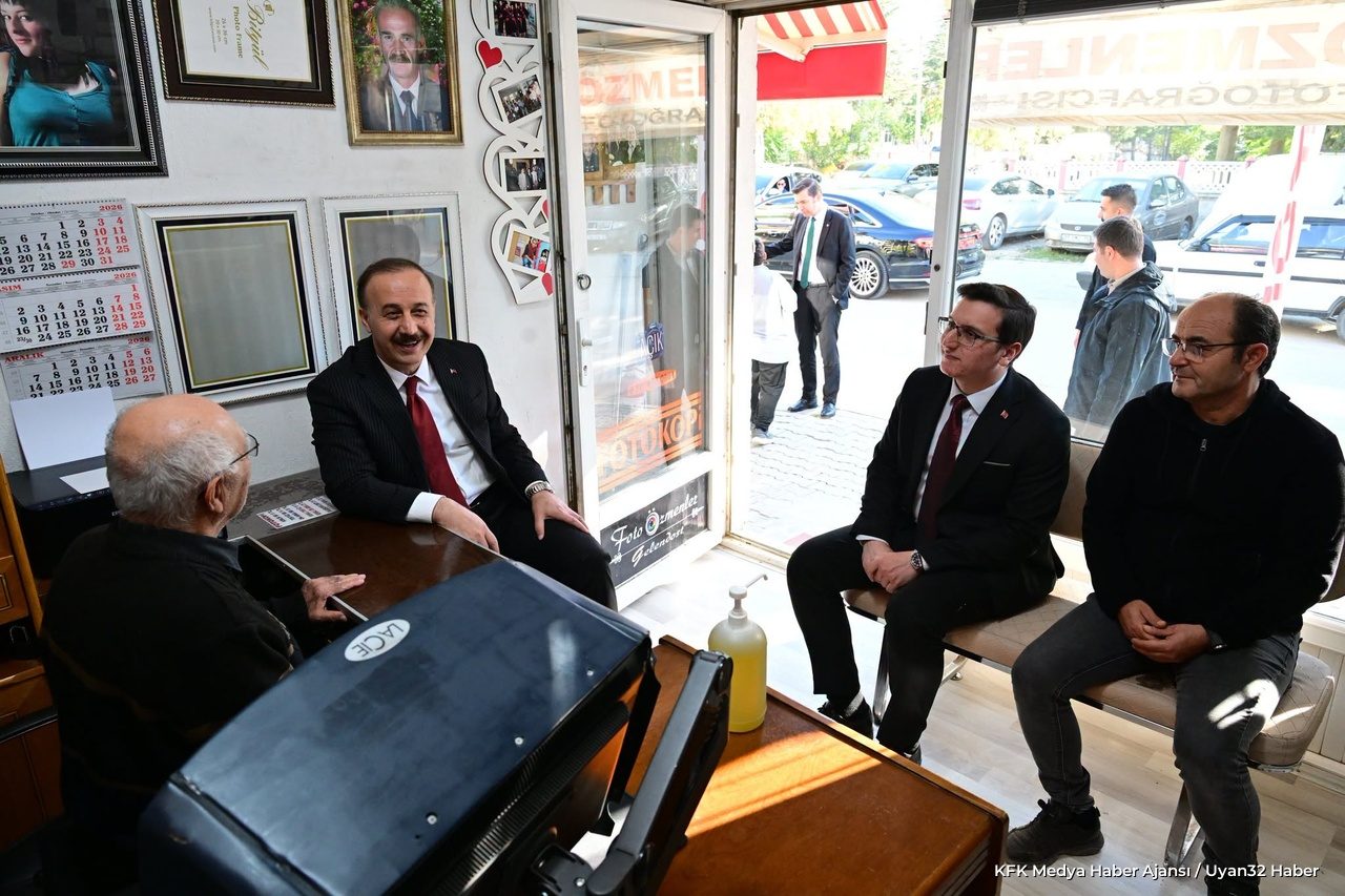 Vali Erin Gelendost’ta Öğrenci, Esnaf ve Vatandaşlarla Buluştu - Detay 8