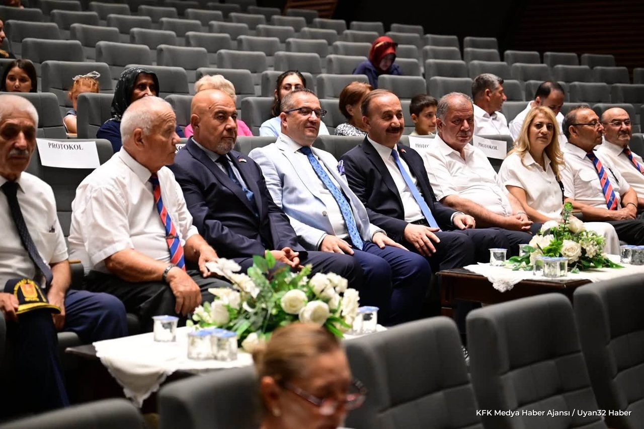 Vali Erin, Kıbrıs Barış Harekâtı Belgeselini İzledi