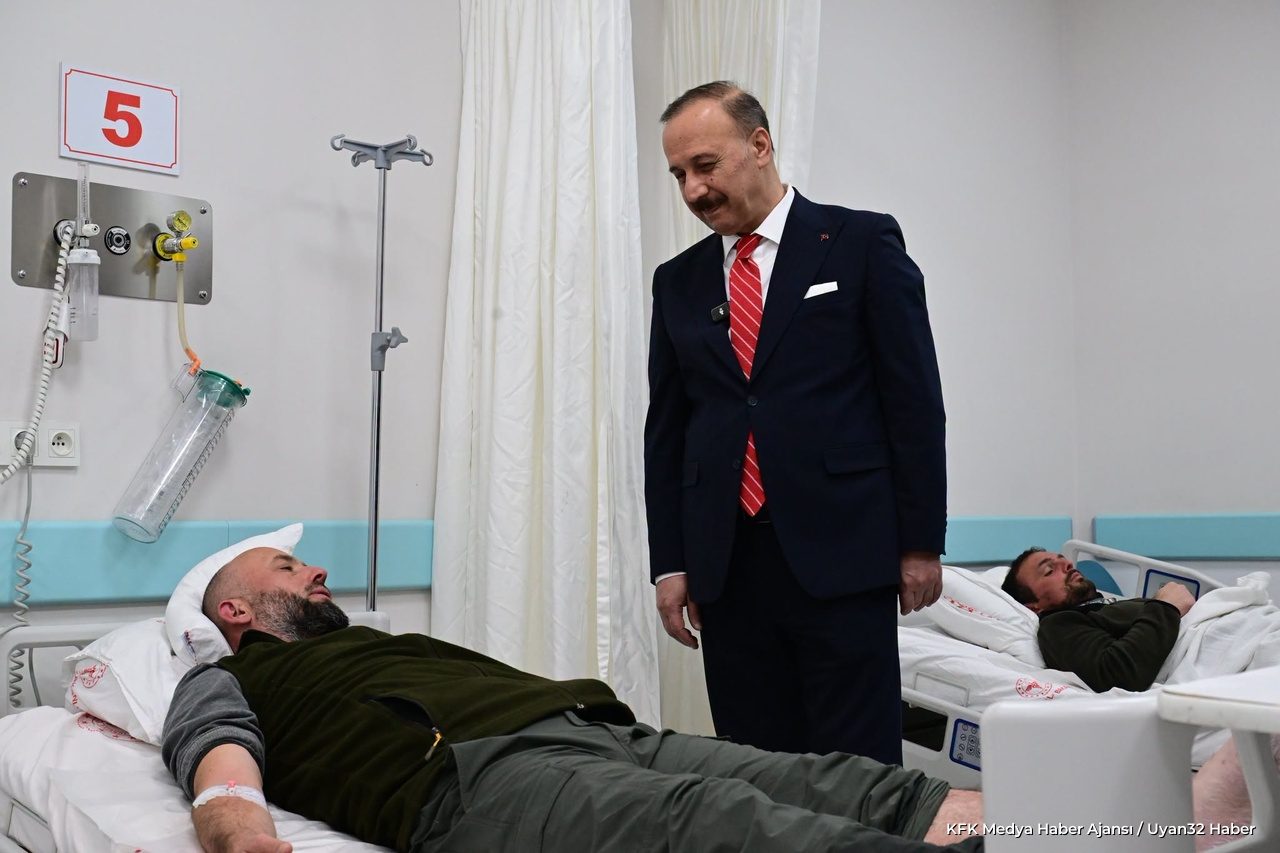 Vali Erin Kurtarılan Vatandaşları Hastanede Ziyaret Etti - Detay 6