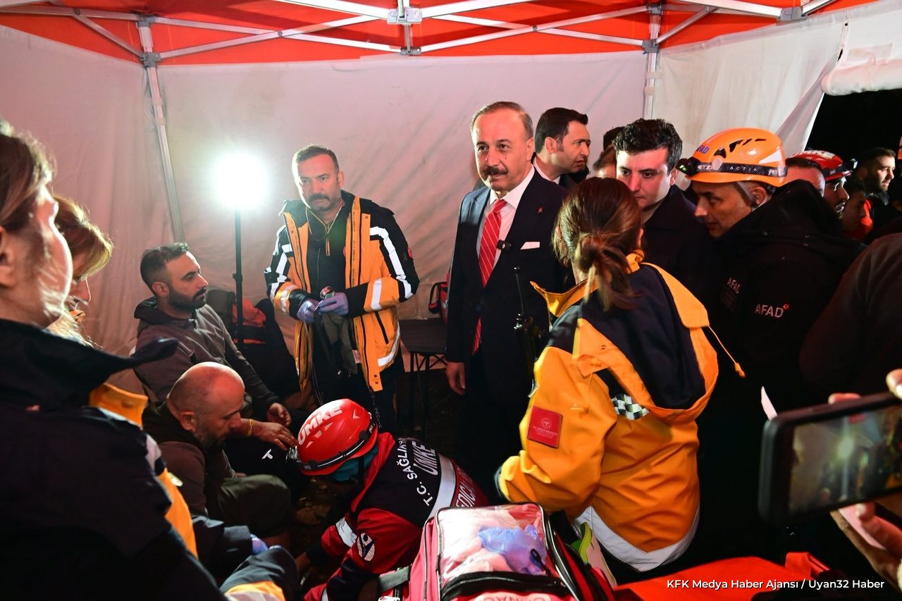 Vali Erin Kurtarılan Vatandaşları Hastanede Ziyaret Etti - Detay 8