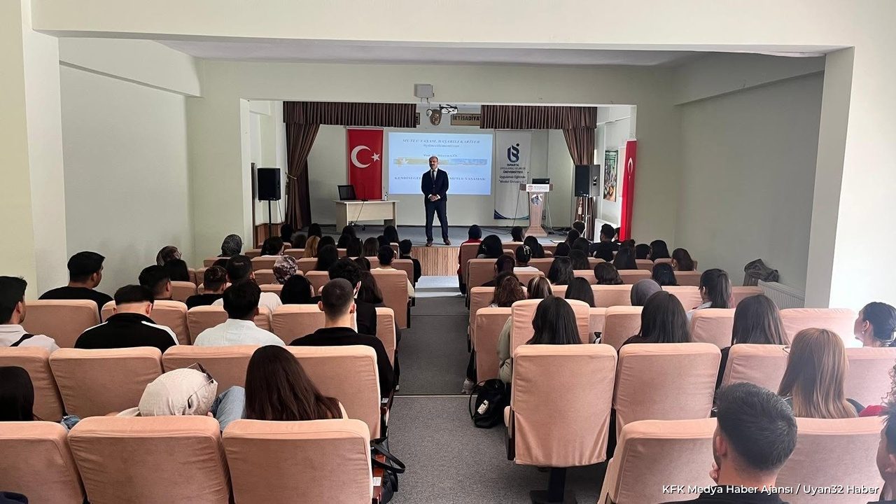 Yalvaç Kaymakamı Bekir Abacı ISUBÜ Öğrencileriyle Buluştu