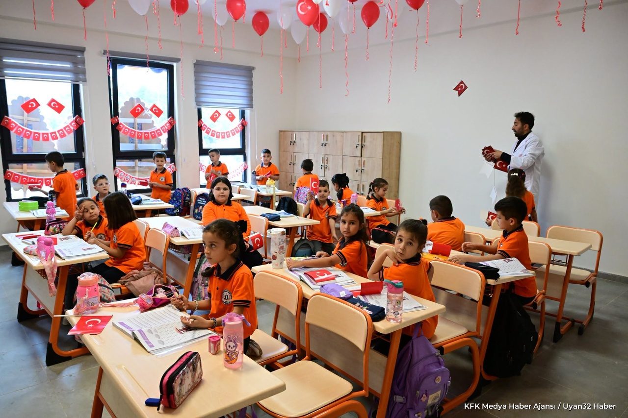 Yalvaç'ta Gülümser-Hayri Arıkan İlkokulu Törenle Açıldı - Detay 8
