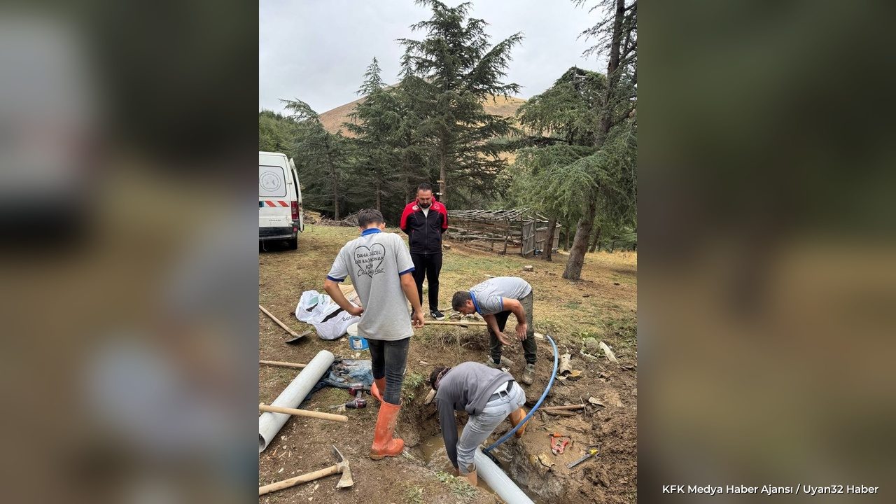 Yalvaç’ta su hattına zarar verildi, muhtarlık yeniden onardı
