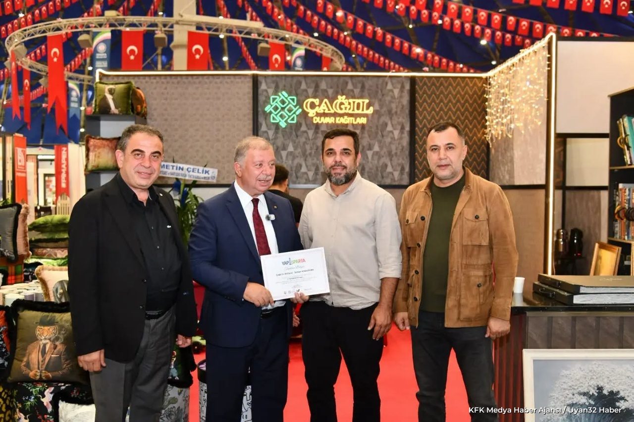 YAPISPARTA Fuarı Sona Erdi: Katılımcılara Belgeleri Takdim Edildi - Detay 5