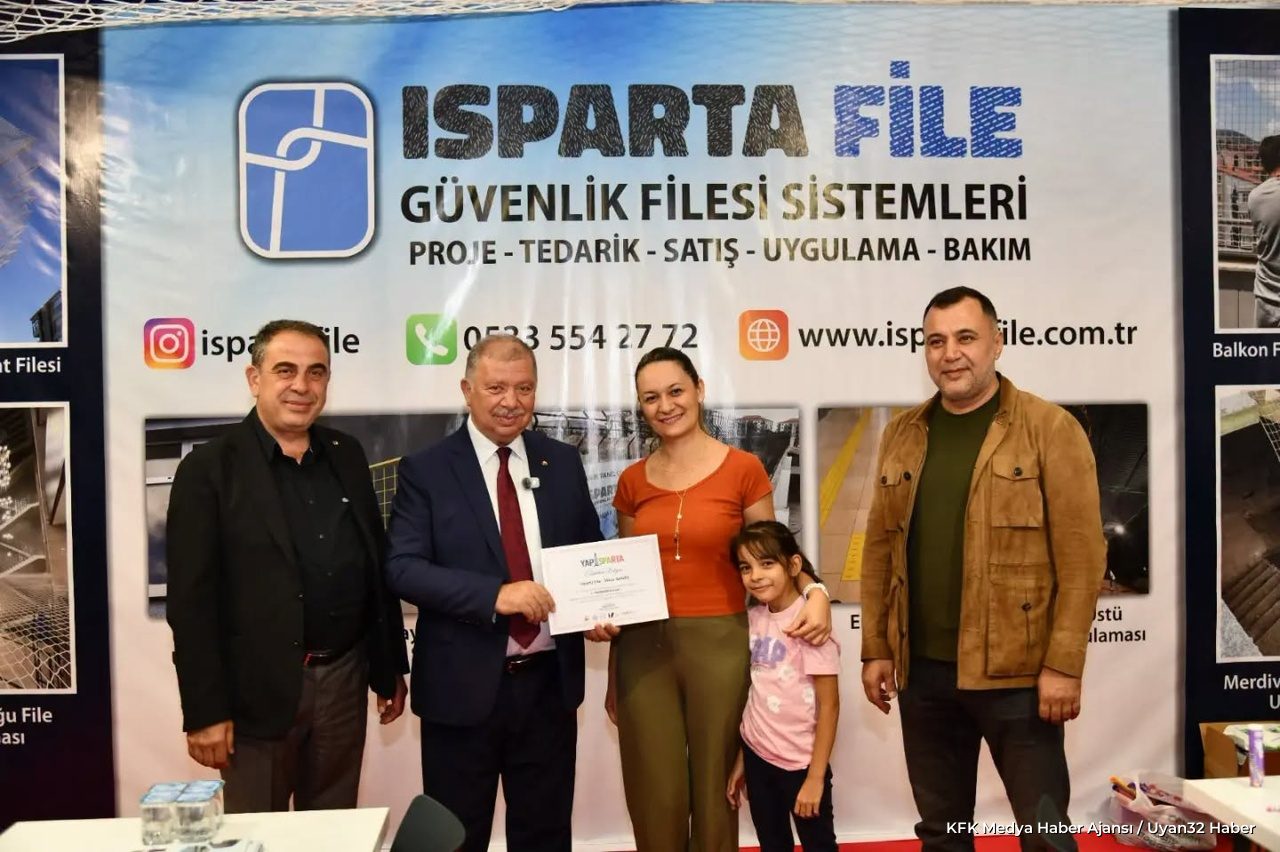 YAPISPARTA Fuarı Sona Erdi: Katılımcılara Belgeleri Takdim Edildi - Detay 8