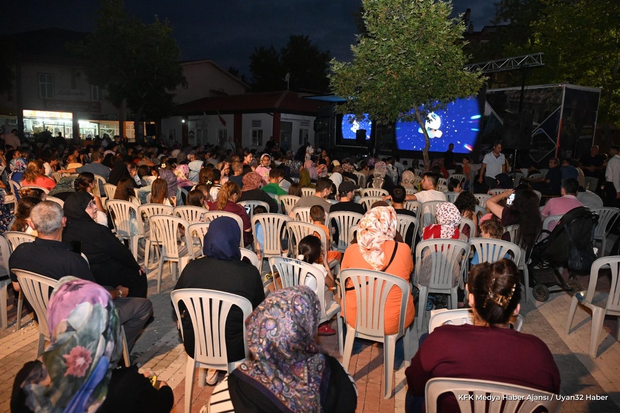 Yaz Akşamı Çocuk Sineması Etkinliği Devam Ediyor
