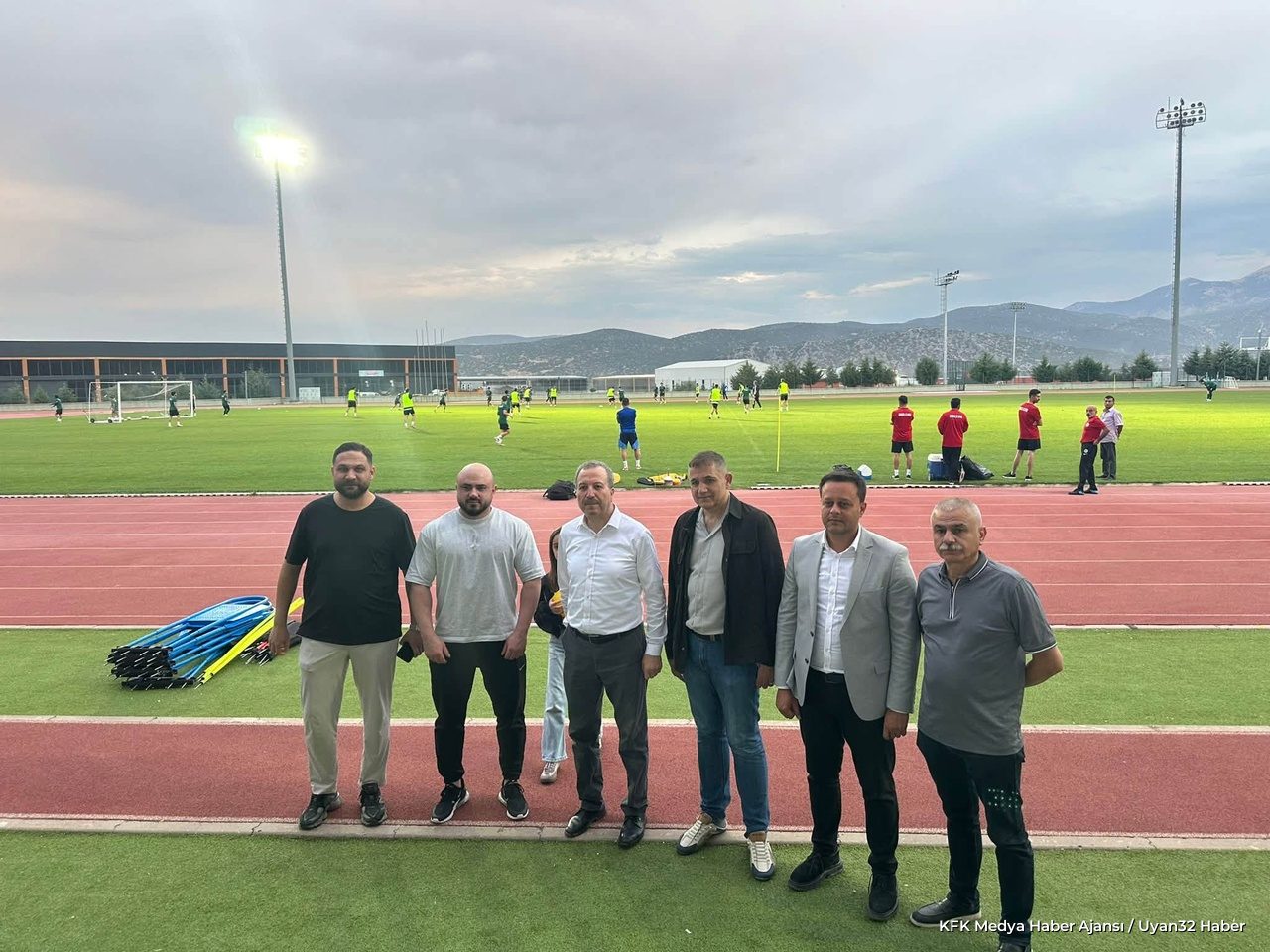 Yeni sezon öncesi sahaya indiler! Gökgöz'den Isparta 32 Spor'a moral ziyareti - Detay 6