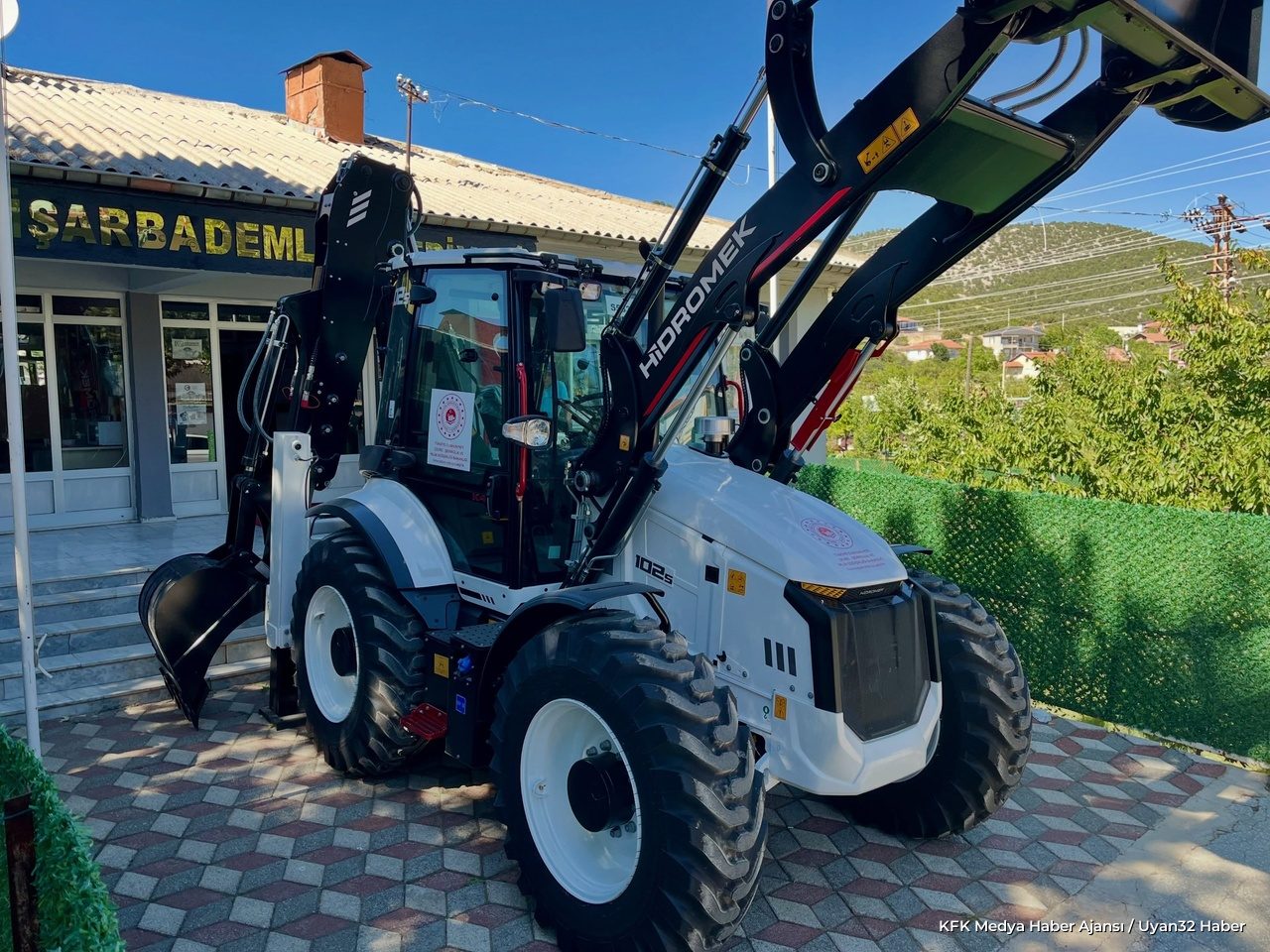 Yeni İş Makinesi Hizmete Girdi - Detay 4