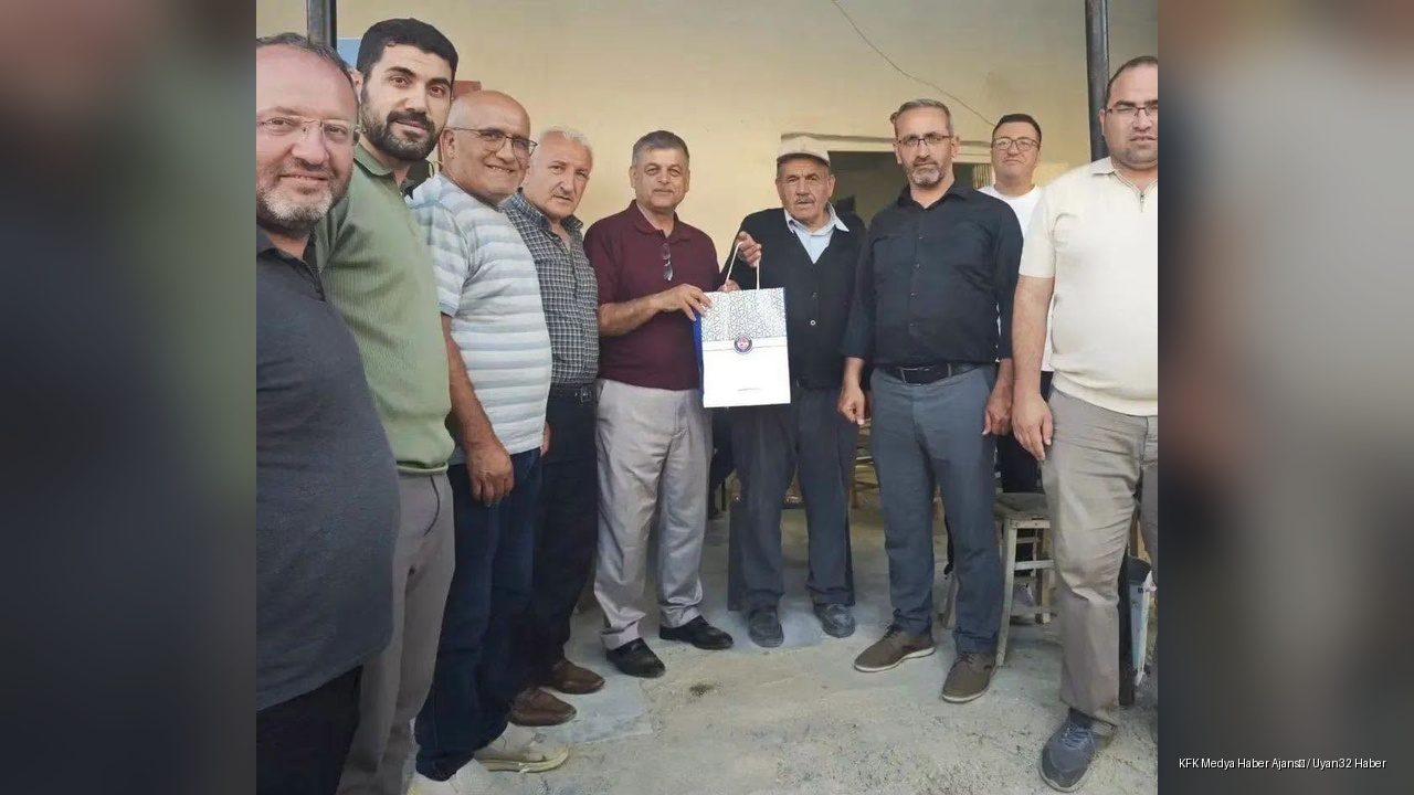 Yolda Kalan Din Görevlisine Uzanan El Ödülsüz Kalmadı