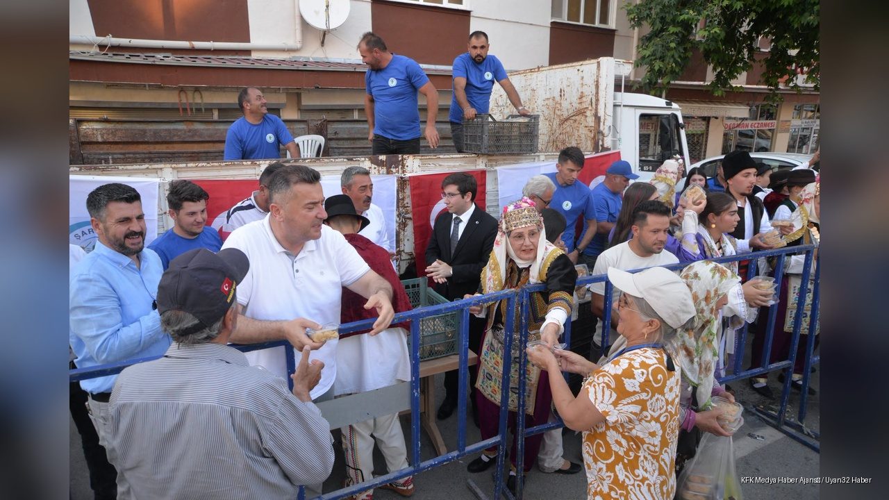Yüzyıllardır Süren Gelenek: Tarihi Helva İkramı Yapıldı